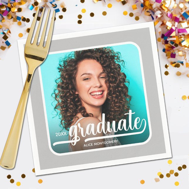 Serviette En Papier Diplômé Photo Gras Script Silver Grey (Your photo, name, year and "Graduate" in a cool script on silver gray background party napkins)