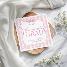 Diplômée aux fleurs roses