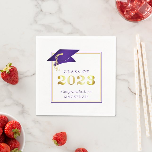 Serviette En Papier Élégant Graduation Purple Faux Gold Foil 2023 (En situation)