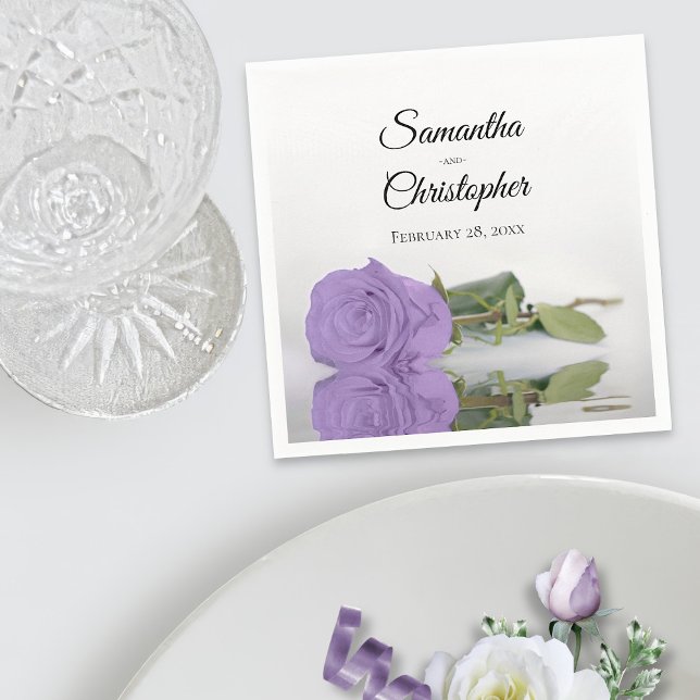 Serviette En Papier Élégant Lavande à longue tige violet Rose Mariage (In Situ with Plate)