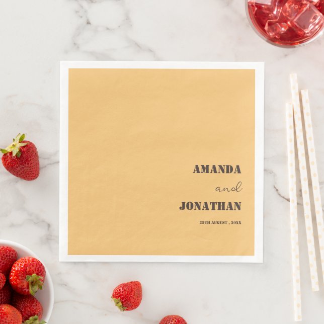 Serviette En Papier Élégant Monogramme Sable Jaune Mariage (En situation)