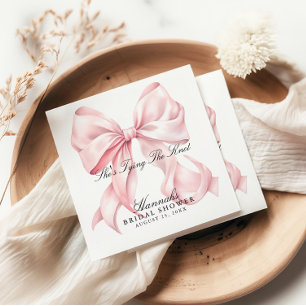 Serviette En Papier Elle Noue Les Deux Bouts Mouchoirs Rose