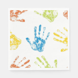 Serviette En Papier Empreintes pour enfants dans la peinture