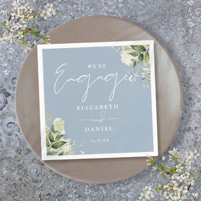 Serviette En Papier Fête d'engagement Floral Dusty Blue (Greenery Floral Dusty Blue Engagement Party Napkins)