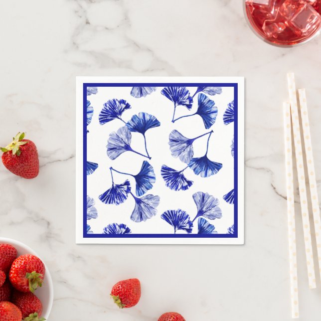 Serviette En Papier Feuilles de gingko bleu et blanc (En situation)