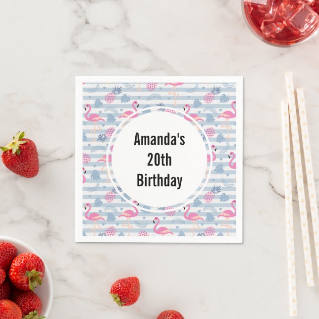 Serviette En Papier Flamant rose Whimsical et ananas Motif Anniversair (En situation)