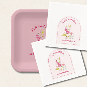 Serviette En Papier Fleurs roses et abeille bourdonnante Une petite ab
