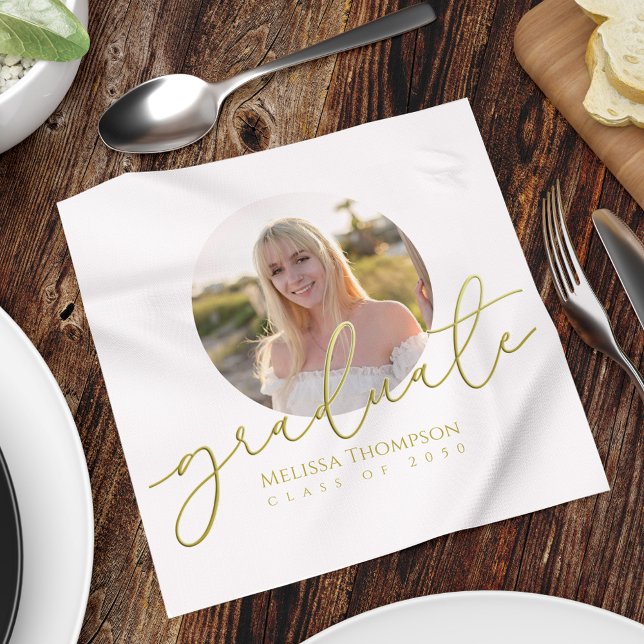 Serviette En Papier Gold Script Graduation Party Photo personnalisée (Graduation gold script custom photo napkin.)