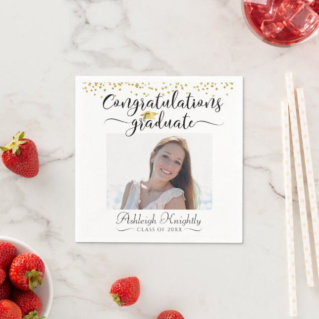 Serviette En Papier Graduation Photo GRATS GRAD Script Confetti (En situation)
