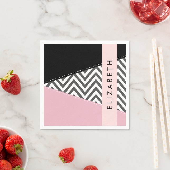 Serviette En Papier Grey Zigzag, Grey Chevron, Rose, Votre Nom (En situation)