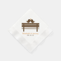 Inséparables sur le banc de parc {orange}