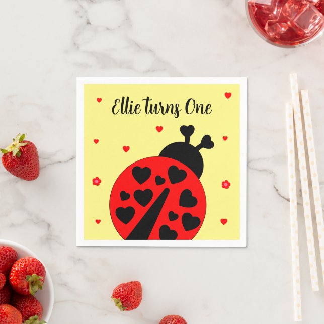 Serviette En Papier Joli Ladybug avec les coeurs (En situation)