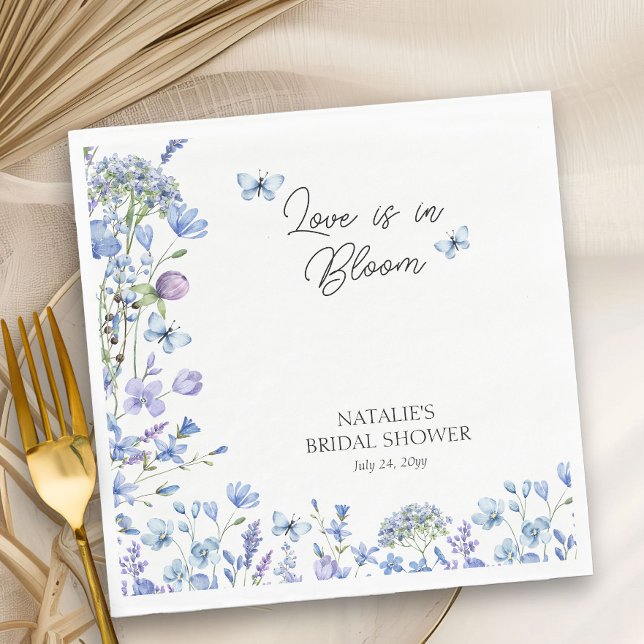 Serviette En Papier L'amour est dans la Fête des mariées Fleur sauvage (Love is in Bloom floral napkins from my Blue Wildflower Bridal Shower Collection)