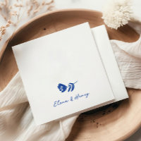 Mariage de fleurs blanches à main bleue
