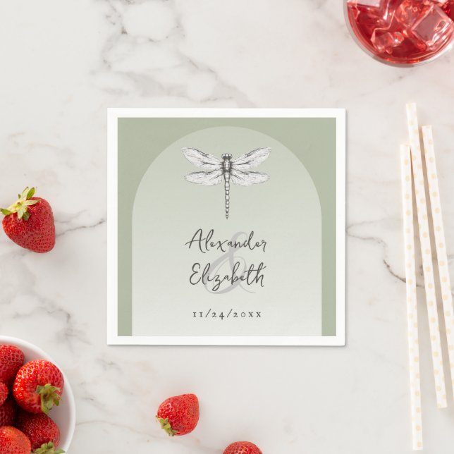 Serviette En Papier Mariage de libellules de Sage Green (En situation)