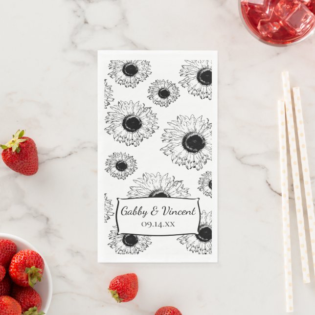 Serviette En Papier Mariage de tournesols éparpillés noir et blanc (En situation)