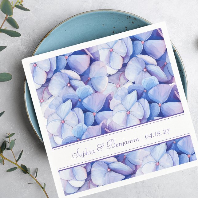 Serviette En Papier Mariage élégant Floral Hydrangea Blue & Lavender (These personalized hydrangea wedding napkins are perfect for an elegant, chic coastal garden party.)