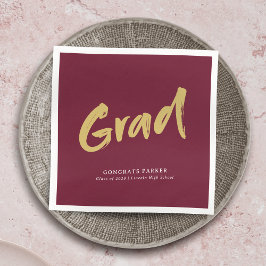 Serviette En Papier Maroon Gold Simple Moderne Brush Script Graduation