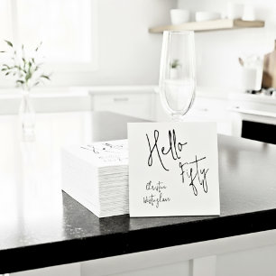 Serviette En Papier Moderne Script Hello Fifty pour une fête d'anniver