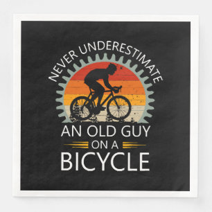 Serviette En Papier Ne Sous-Estimez Jamais Un Vieux Type Sur Un Vélo