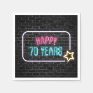 Serviette En Papier Neon 70e Anniversaire Marque Sur Mur De Briques