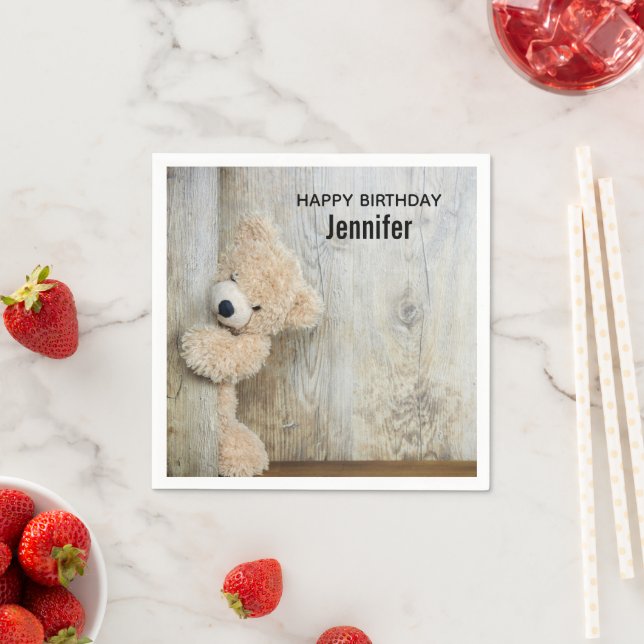 Serviette En Papier Ours farci mignon Mur en bois rustique Anniversair (En situation)