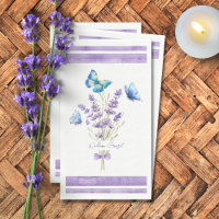 Papillons bleus et serviettes de toilette en papie
