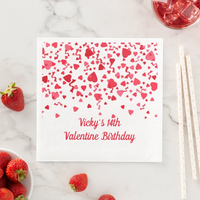 Serviette En Papier Saint-Valentin Coeurs de Confetti Rouge (En situation)