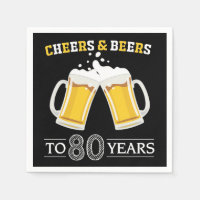 Salades et bières à 80 ans serviettes