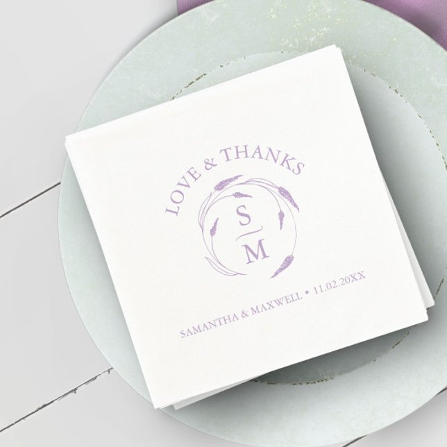 Serviette En Papier Serviettes de Mariage de lavande monogramme (Monogrammed lavender wedding napkins feature unique line art by Victoria Grigaliunas Do Tell A Belle)