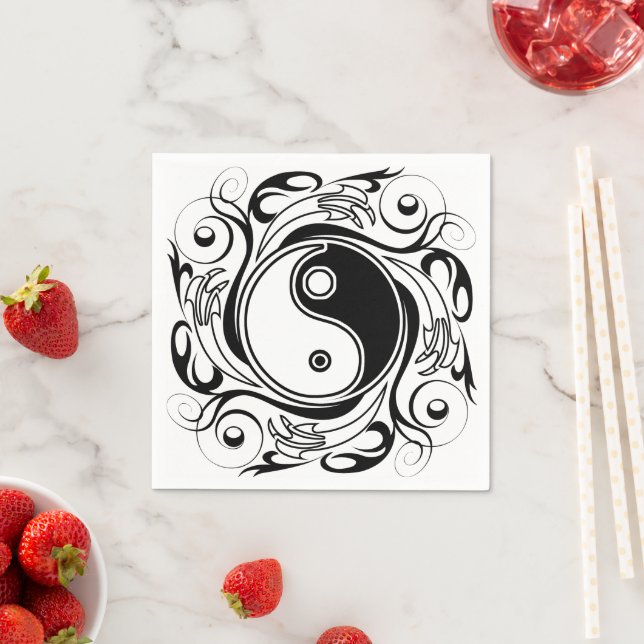 Serviette En Papier Symbole Yin et Yang Style tatouage noir et blanc (En situation)