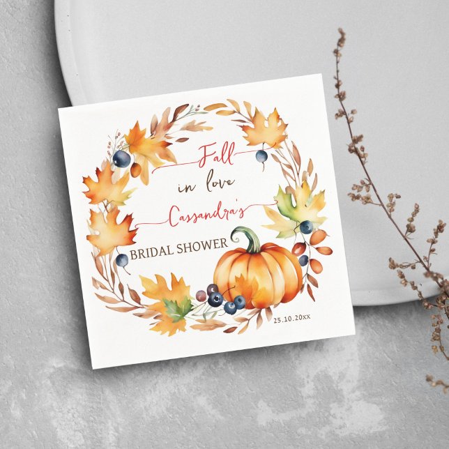 Serviette En Papier Tombez amoureux couronne de feuilles de citrouille (Fall in love bridal shower tableware personalized napkins pumpkin and yellow leaves berry wreath)