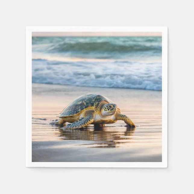 Serviette En Papier Tortue Marchant Sur Le Sable De Plage Humide (Devant)