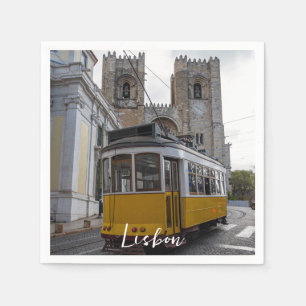 Serviette En Papier Tramway jaune sur la cathédrale de Lisbonne au Por