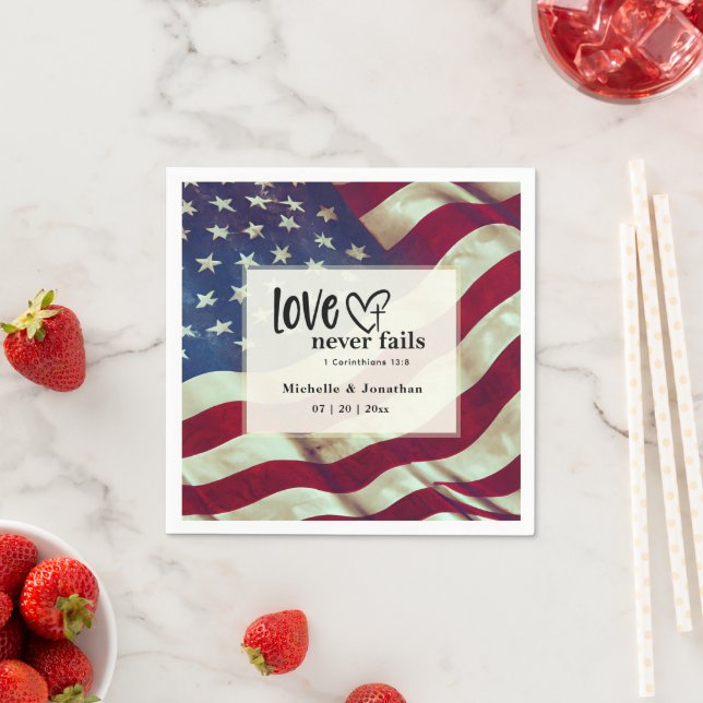 Serviette En Papier USA Flag Love Never Fails Bible Patriotic Mariage (En situation)