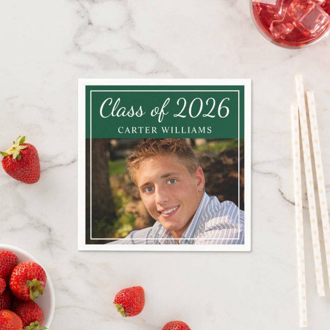 Serviette Jetable Classe de 2025 Green Graduation Party Photo (En situation)