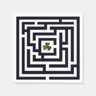 Serviette Jetable Shamrock dans le défi noir de labyrinthe