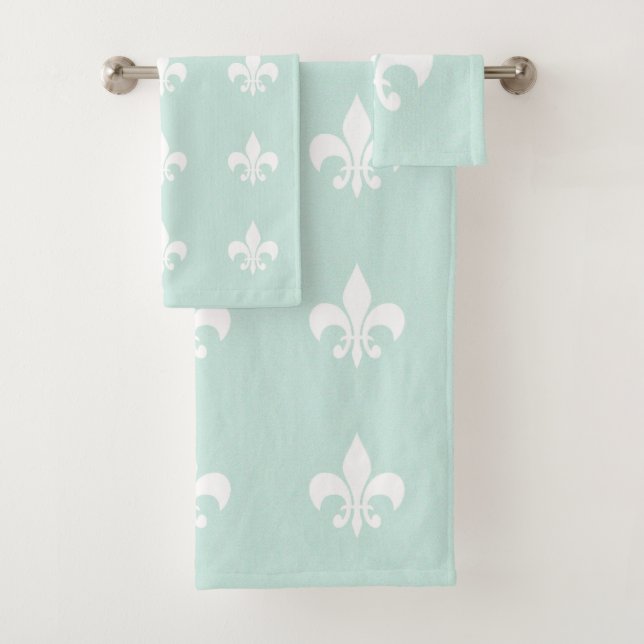 Serviettes de Bath de Fleur de Lis Pastel Seafoam (En situation)