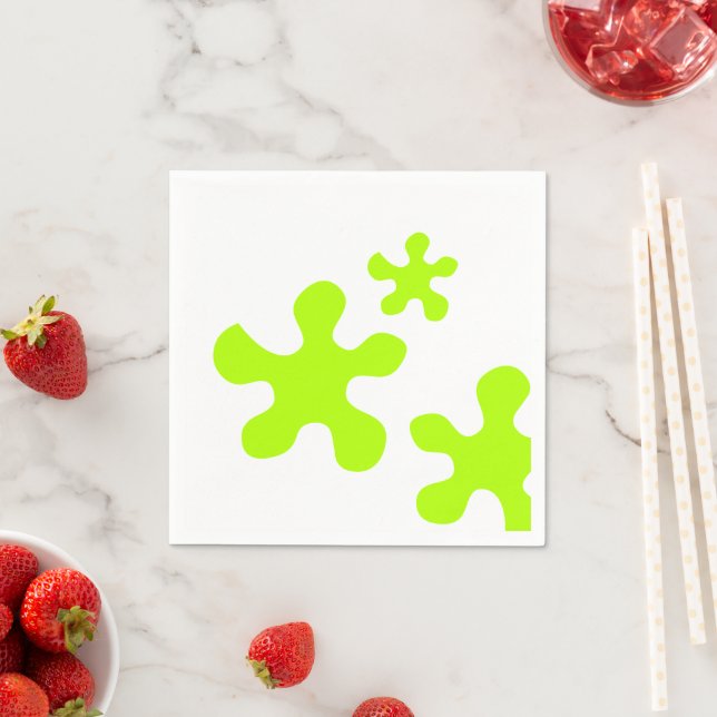 serviettes en papier de la fleur mince et verte (En situation)