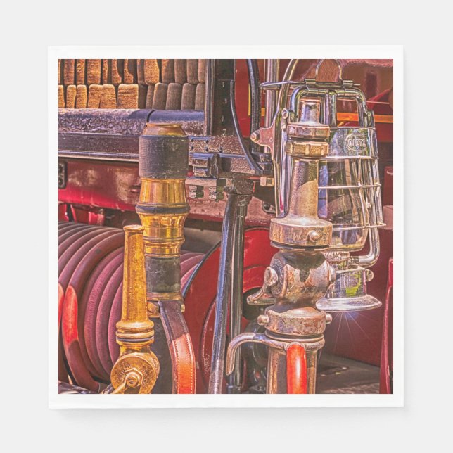 Serviettes Jetables Sur L'Ancien Camion À Feu (Devant)