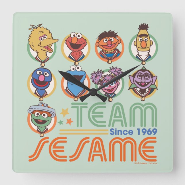 Sesamstraße | Team Sesame Seit 1969 Quadratische Wanduhr (Vorderseite)