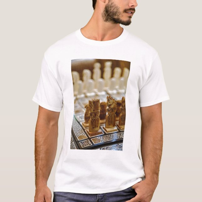 Set zum Verkauf, Khan el Khalili Bazaar, T-Shirt (Vorderseite)