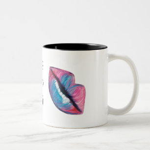 Setzen Sie an etwas Lippenstift und leben Sie Zweifarbige Tasse