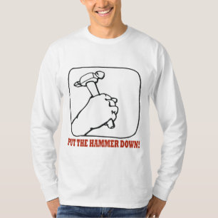 Setzen Sie den Hammer unten T-Shirt