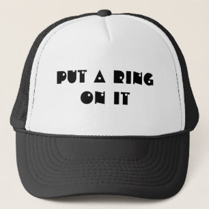 Setzen Sie einen Ring auf ihn Truckerkappe