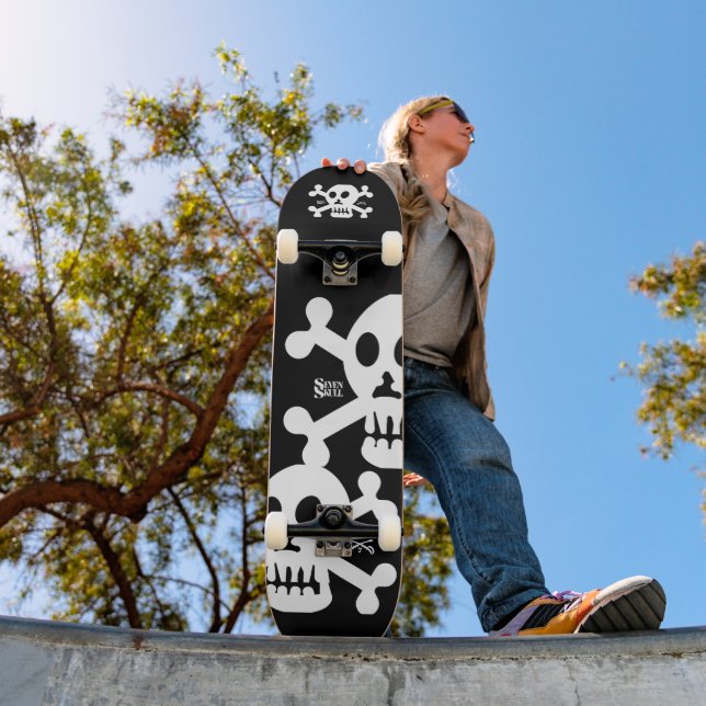 SEVEN SKULL BY MASANSER PIXELAT SKATEBOARD (Außenbereich 1)