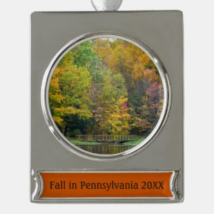 Seven Springs Fall Bridge II Herbstlandschaft Banner-Ornament Silber