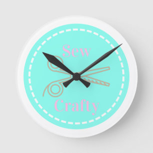 Sew Crafty Pastel Pink Gray Aqua Runde Wanduhr
