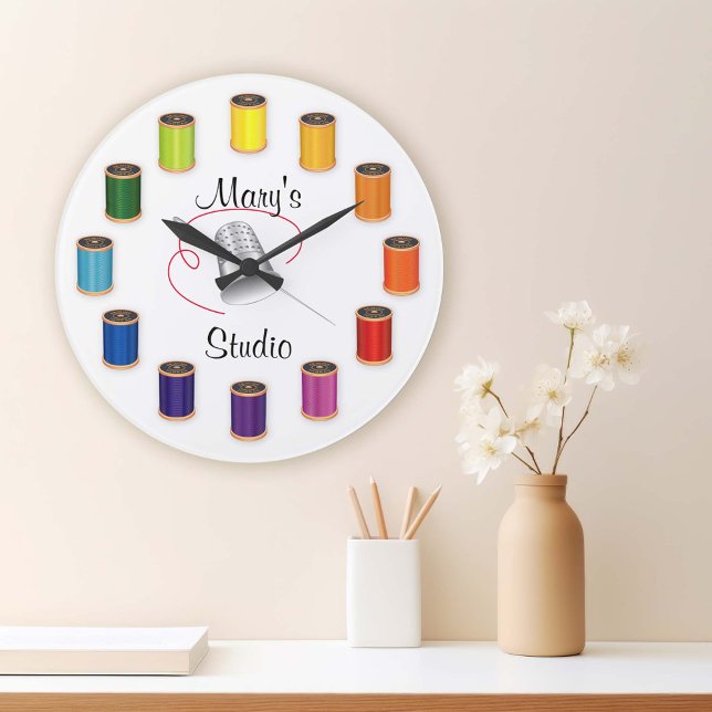 Sewing Thimble, Needle and Threads Große Wanduhr (Time to Sew! Customize the text for this vivid large clock!)