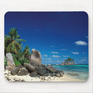 Seychellen, Mahe Island, Anse Royale Beach. Mousepad